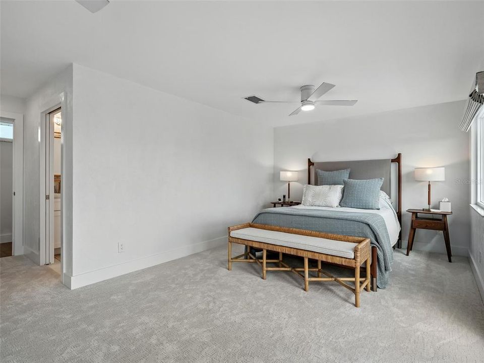 En Venta: $1,950,000 (3 camas, 3 baños, 2424 Pies cuadrados)