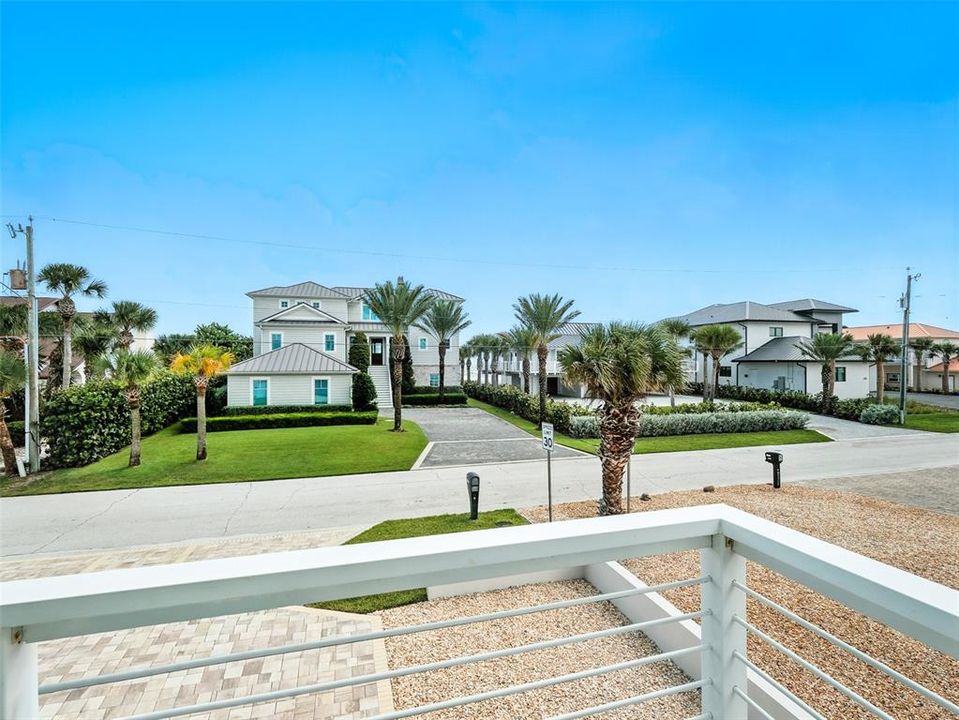 En Venta: $1,950,000 (3 camas, 3 baños, 2424 Pies cuadrados)