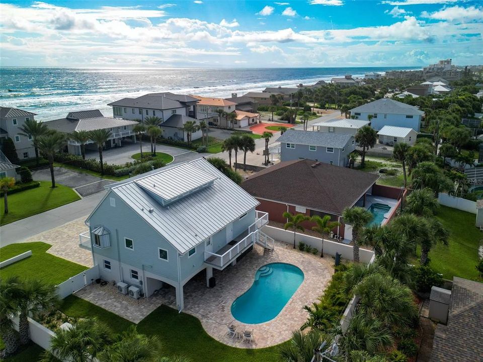 En Venta: $1,950,000 (3 camas, 3 baños, 2424 Pies cuadrados)