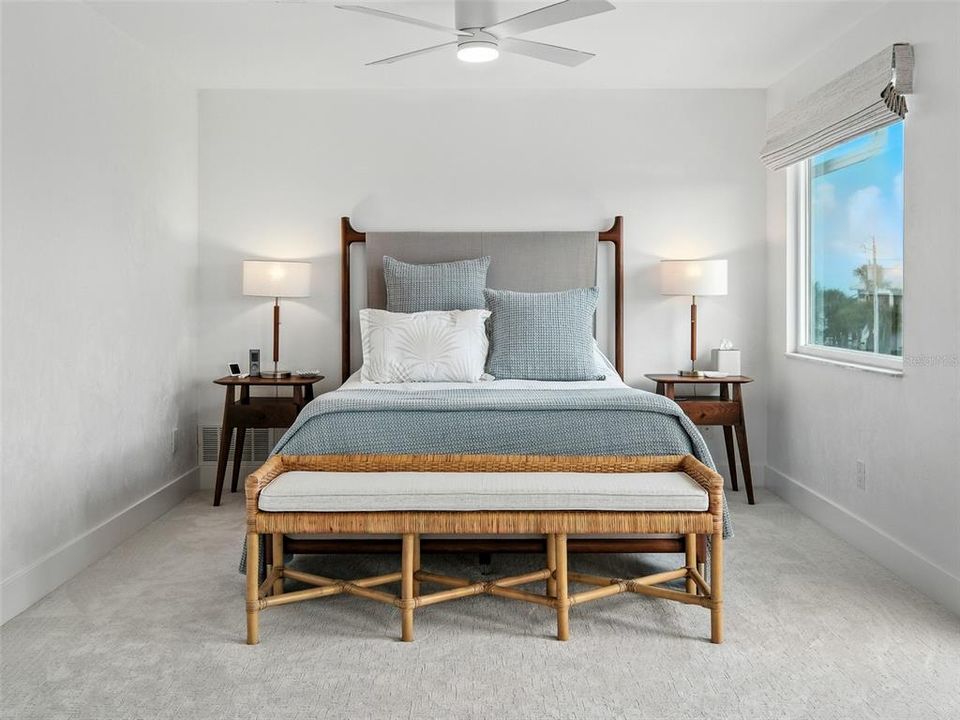 En Venta: $1,950,000 (3 camas, 3 baños, 2424 Pies cuadrados)