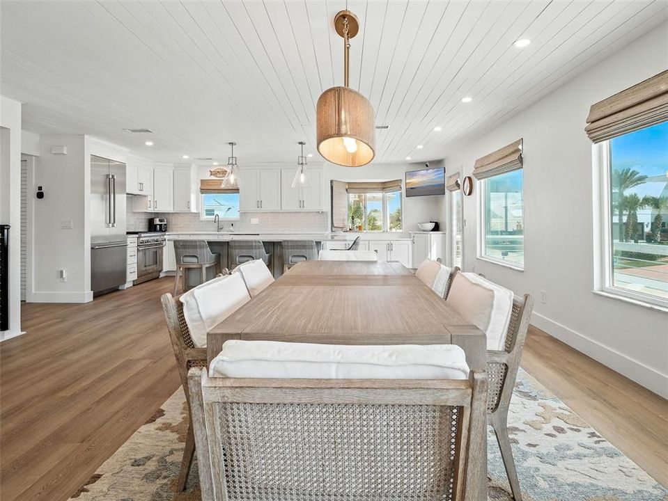 En Venta: $1,950,000 (3 camas, 3 baños, 2424 Pies cuadrados)