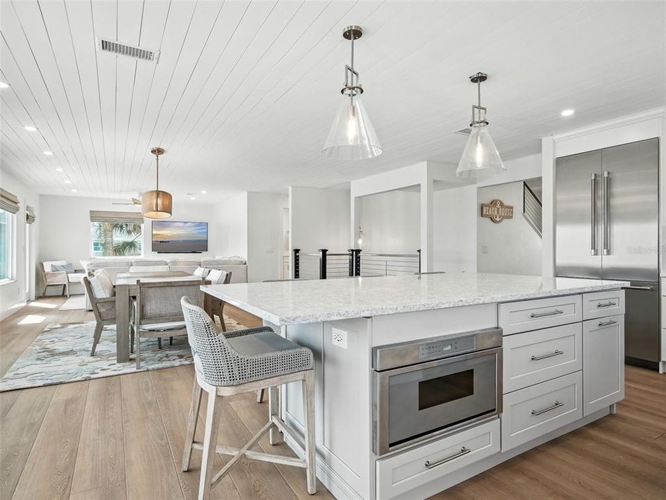 En Venta: $1,950,000 (3 camas, 3 baños, 2424 Pies cuadrados)