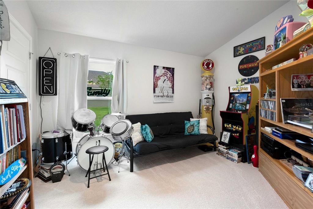 На продажу: $375,000 (4 спален, 2 ванн, 2017 Квадратных фут)