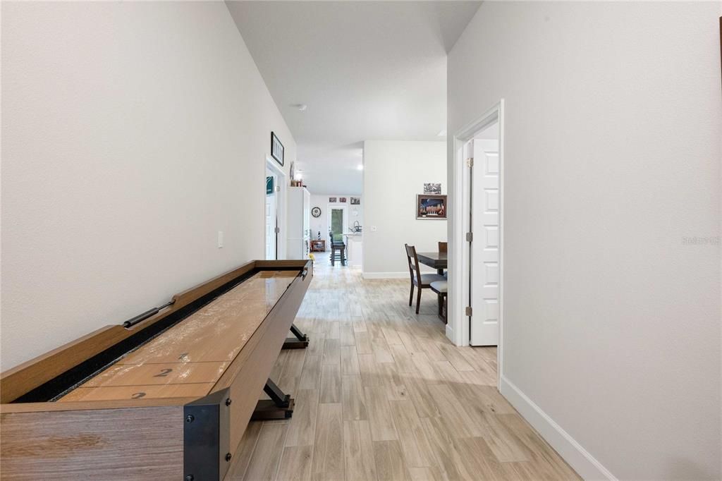 На продажу: $375,000 (4 спален, 2 ванн, 2017 Квадратных фут)