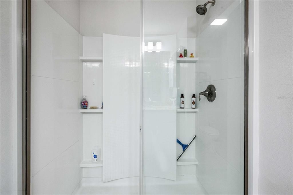 На продажу: $375,000 (4 спален, 2 ванн, 2017 Квадратных фут)