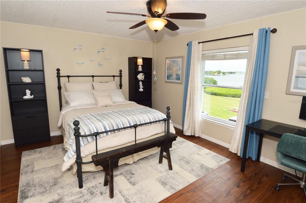 For Rent: $2,000 (1 beds, 1 baths, 747 Square Feet)