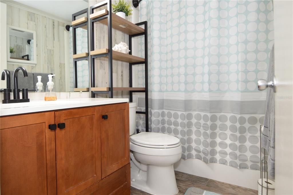 For Rent: $2,000 (1 beds, 1 baths, 747 Square Feet)