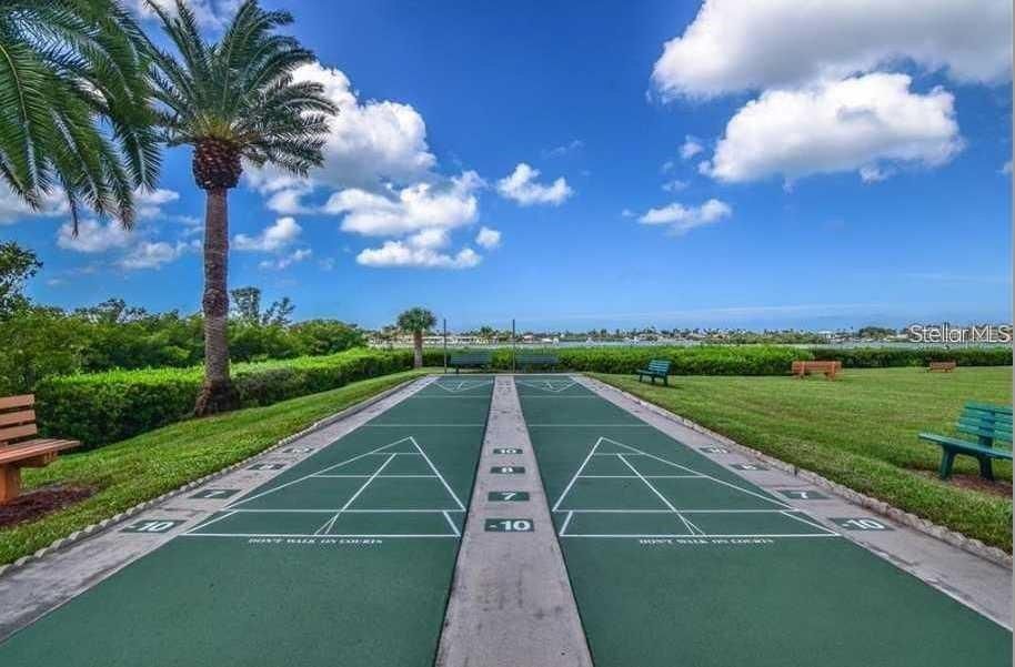 For Rent: $2,000 (1 beds, 1 baths, 747 Square Feet)