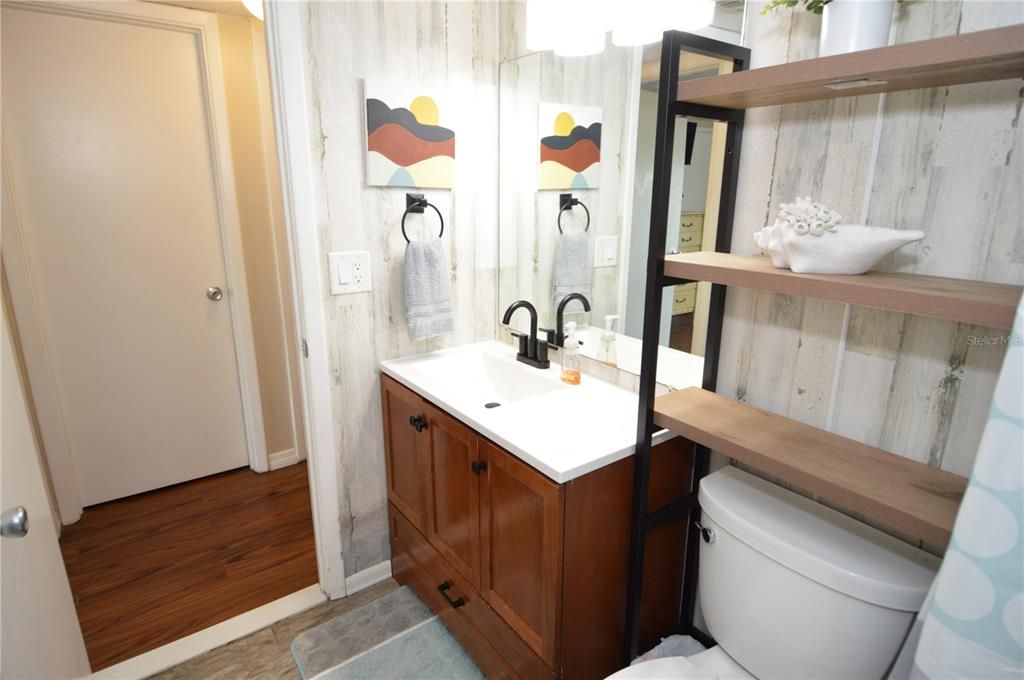 For Rent: $2,000 (1 beds, 1 baths, 747 Square Feet)