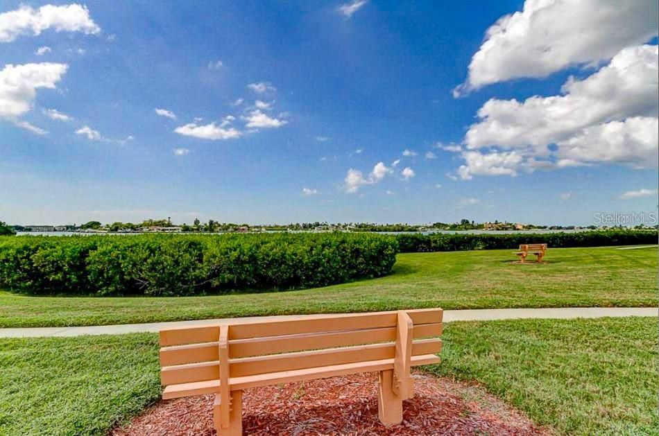 For Rent: $2,000 (1 beds, 1 baths, 747 Square Feet)