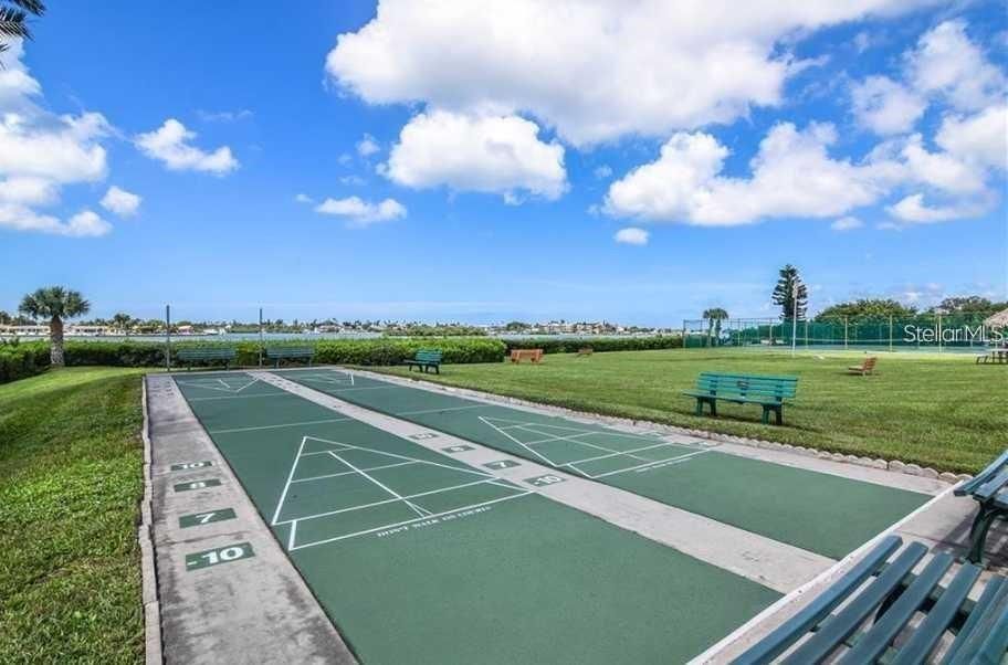 For Rent: $2,000 (1 beds, 1 baths, 747 Square Feet)