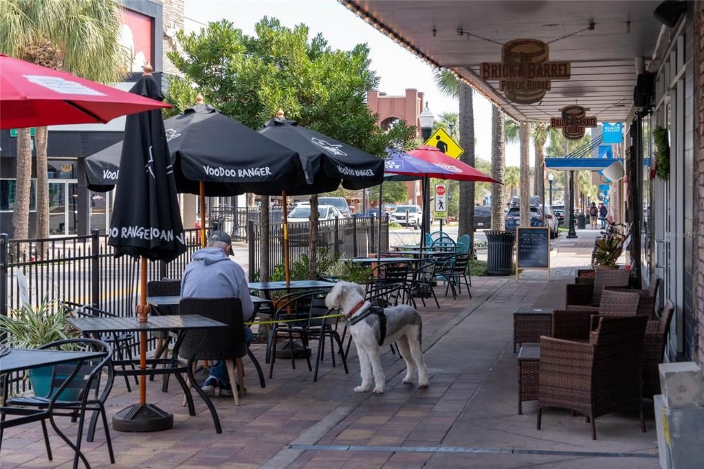 合同活跃: $313,490 (4 贝兹, 2 浴室, 1839 平方英尺)