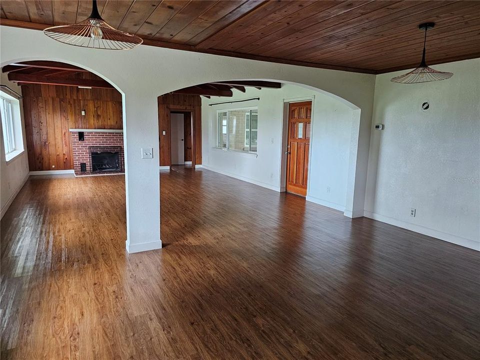 В аренду: $2,200 (2 спален, 1 ванн, 1492 Квадратных фут)