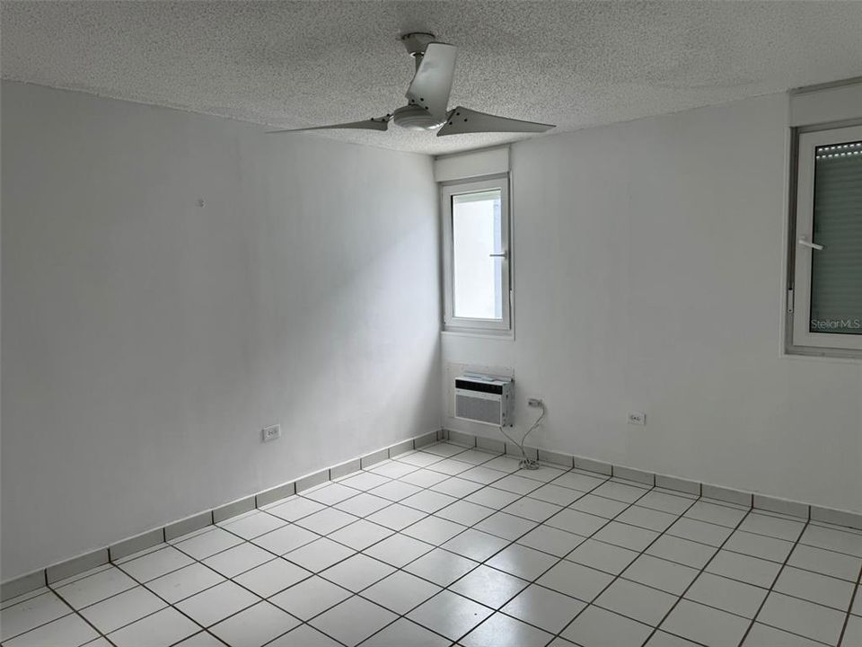 For Sale: $550,000 (3 beds, 2 baths, 1700 Square Feet)