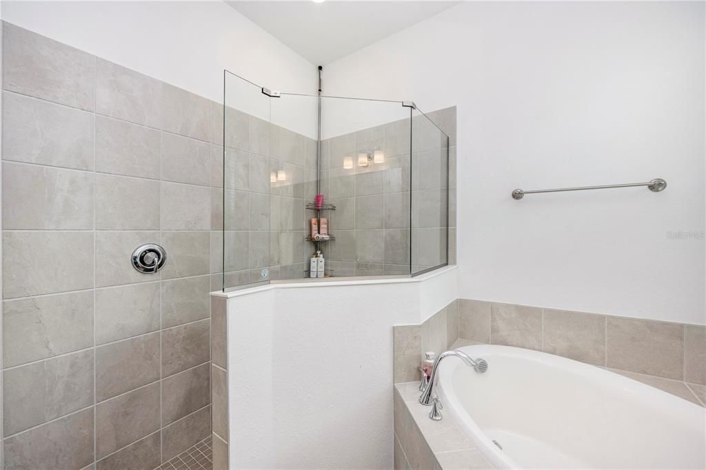 En Renta: $10,000 (3 camas, 2 baños, 2061 Pies cuadrados)