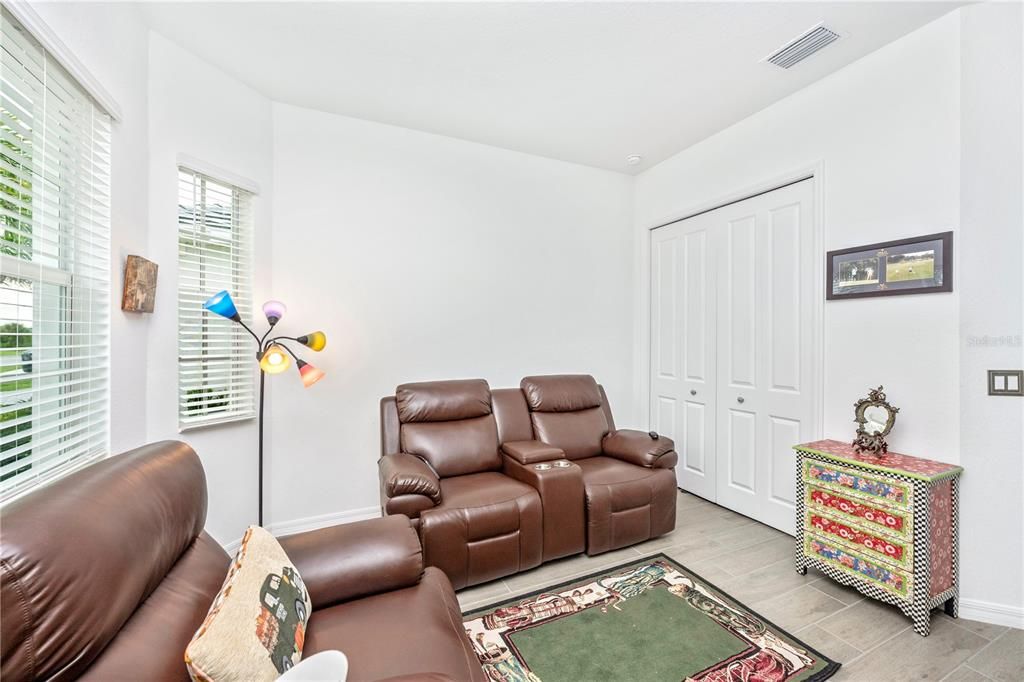 En Renta: $10,000 (3 camas, 2 baños, 2061 Pies cuadrados)