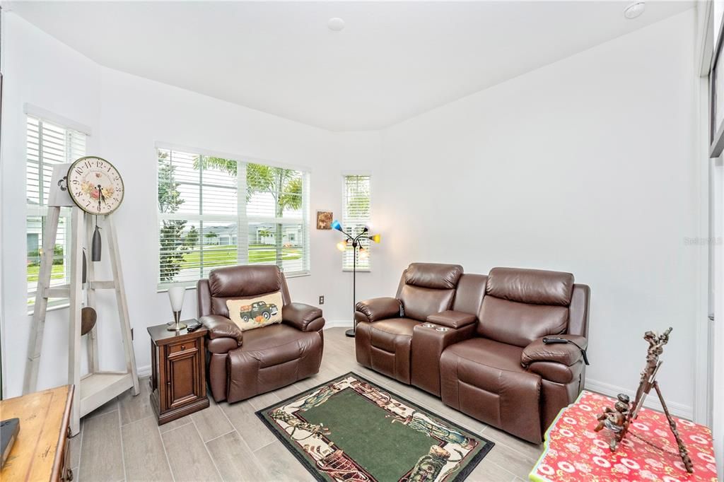 En Renta: $10,000 (3 camas, 2 baños, 2061 Pies cuadrados)