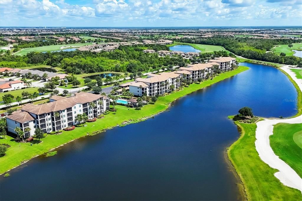 合同活跃: $289,900 (2 贝兹, 2 浴室, 1142 平方英尺)