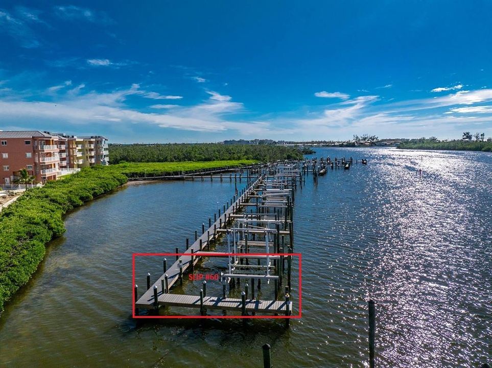 На продажу: $649,900 (2 спален, 2 ванн, 1561 Квадратных фут)