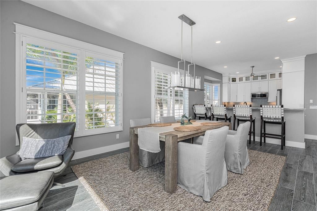 На продажу: $649,900 (2 спален, 2 ванн, 1561 Квадратных фут)