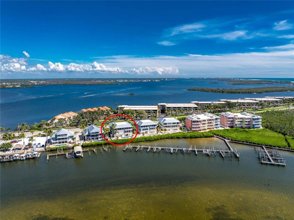 На продажу: $649,900 (2 спален, 2 ванн, 1561 Квадратных фут)