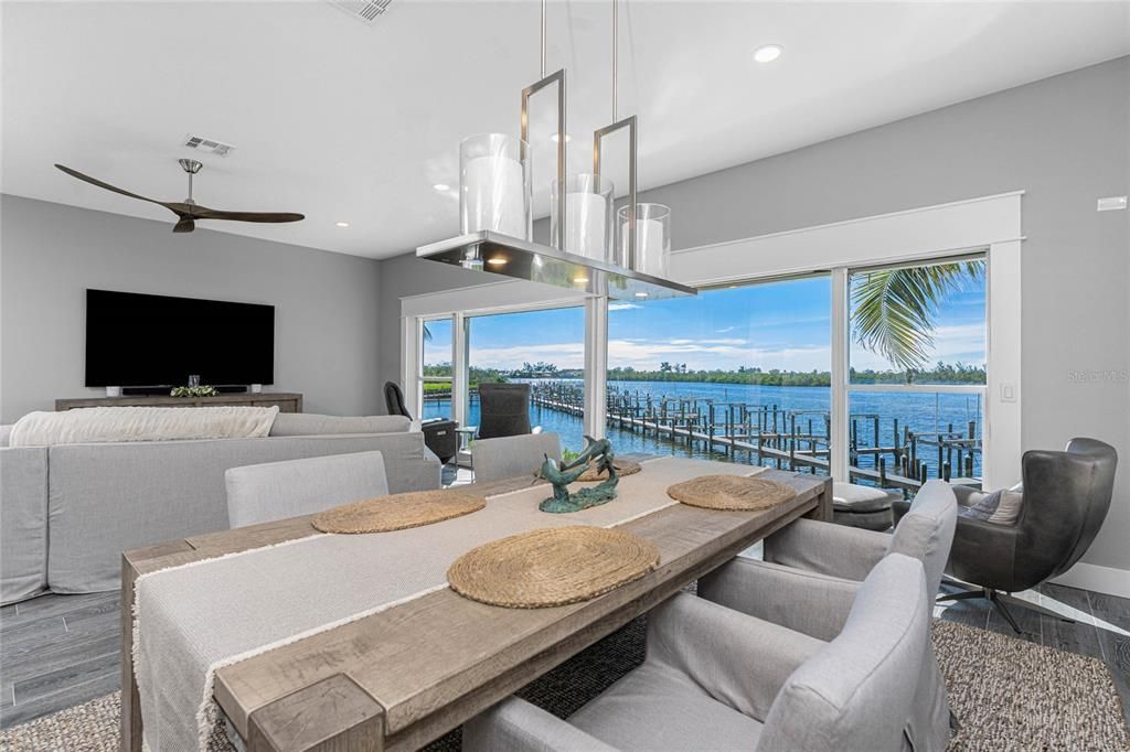 На продажу: $649,900 (2 спален, 2 ванн, 1561 Квадратных фут)