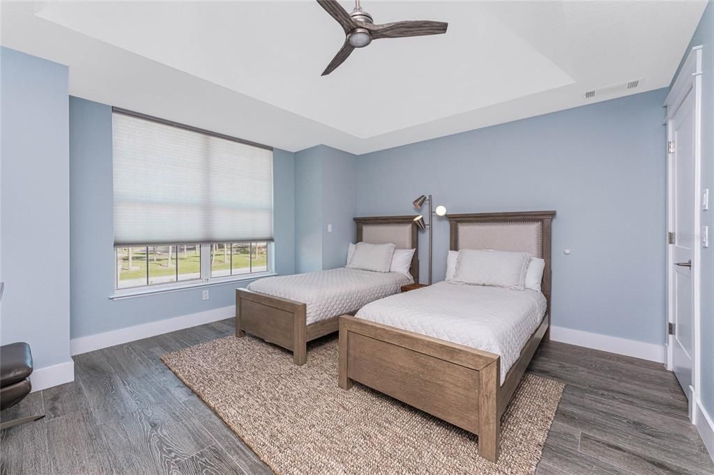 На продажу: $649,900 (2 спален, 2 ванн, 1561 Квадратных фут)