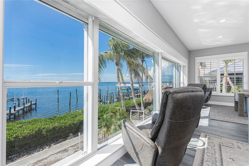 На продажу: $649,900 (2 спален, 2 ванн, 1561 Квадратных фут)