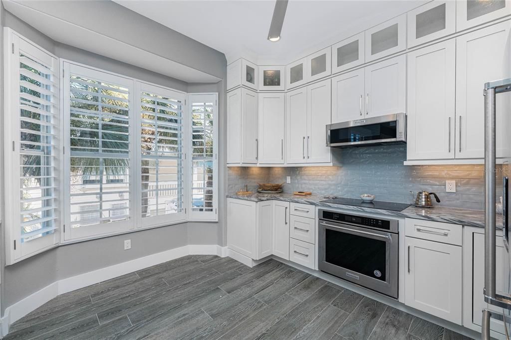 На продажу: $649,900 (2 спален, 2 ванн, 1561 Квадратных фут)