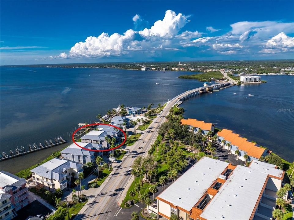 На продажу: $649,900 (2 спален, 2 ванн, 1561 Квадратных фут)