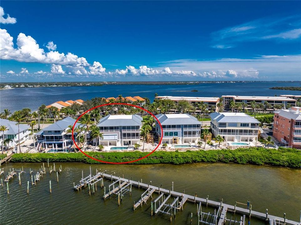 На продажу: $649,900 (2 спален, 2 ванн, 1561 Квадратных фут)