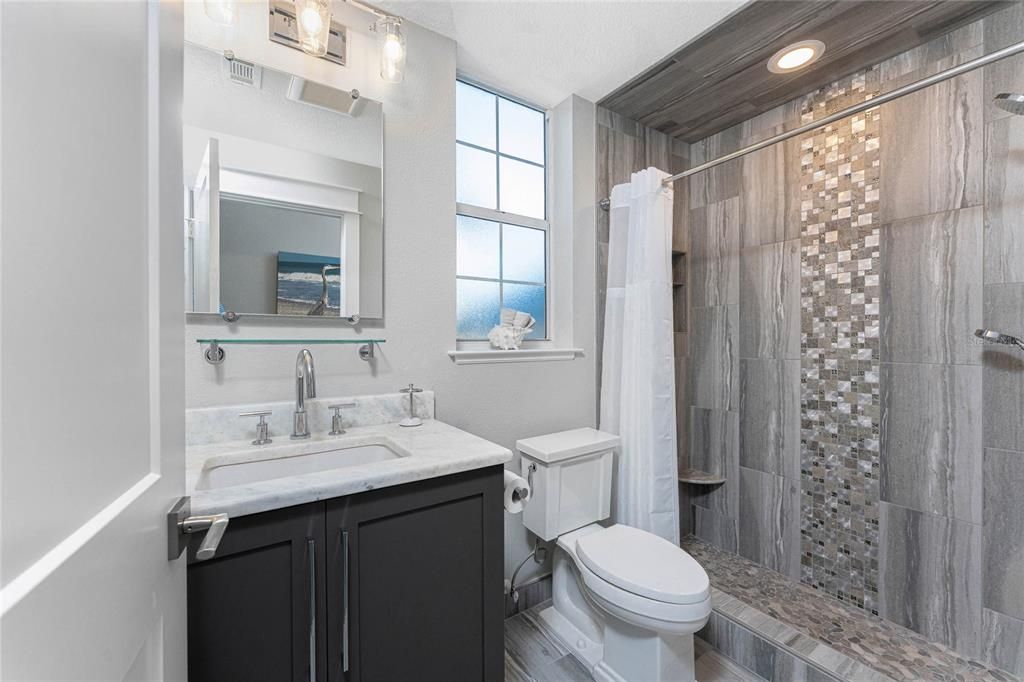 На продажу: $649,900 (2 спален, 2 ванн, 1561 Квадратных фут)