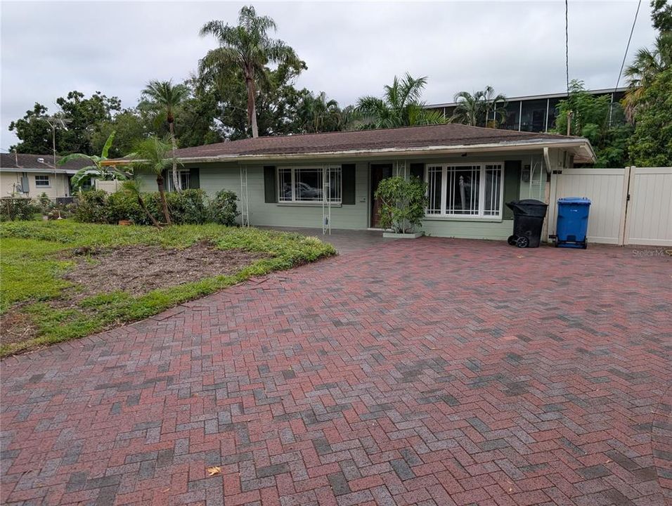 Vendido Recientemente: $285,000 (3 camas, 2 baños, 1575 Pies cuadrados)