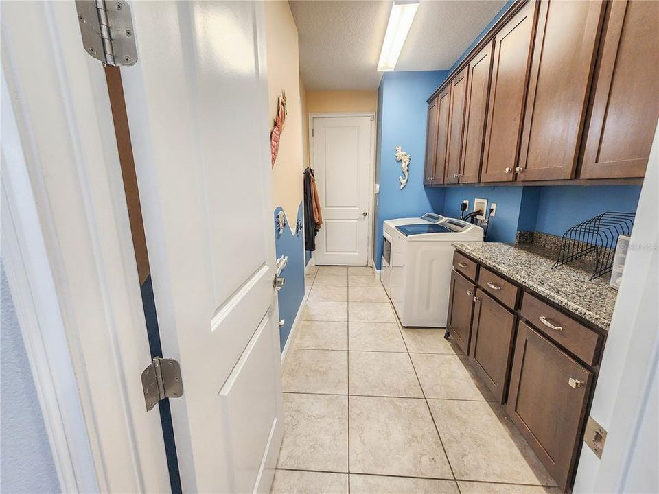 For Sale: $354,500 (2 beds, 2 baths, 1549 Square Feet)