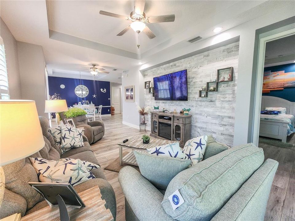 For Sale: $354,500 (2 beds, 2 baths, 1549 Square Feet)