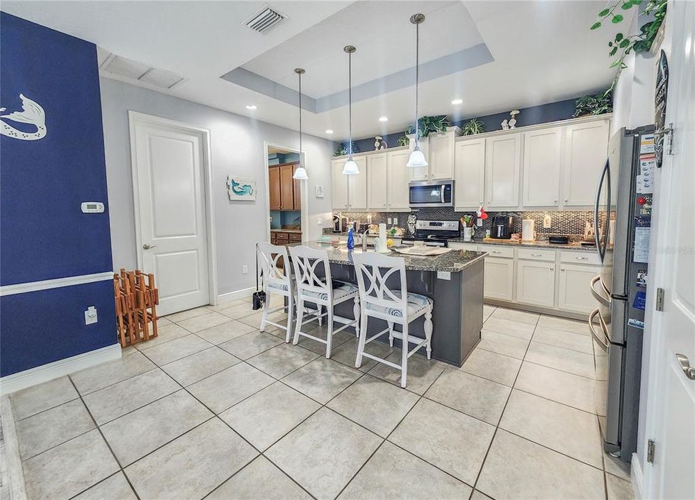 For Sale: $354,500 (2 beds, 2 baths, 1549 Square Feet)