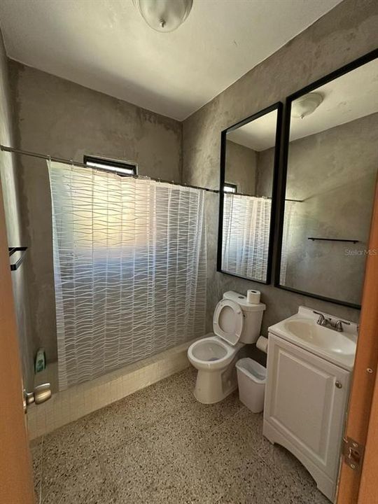 For Sale: $525,000 (8 beds, 5 baths, 2180 Square Feet)