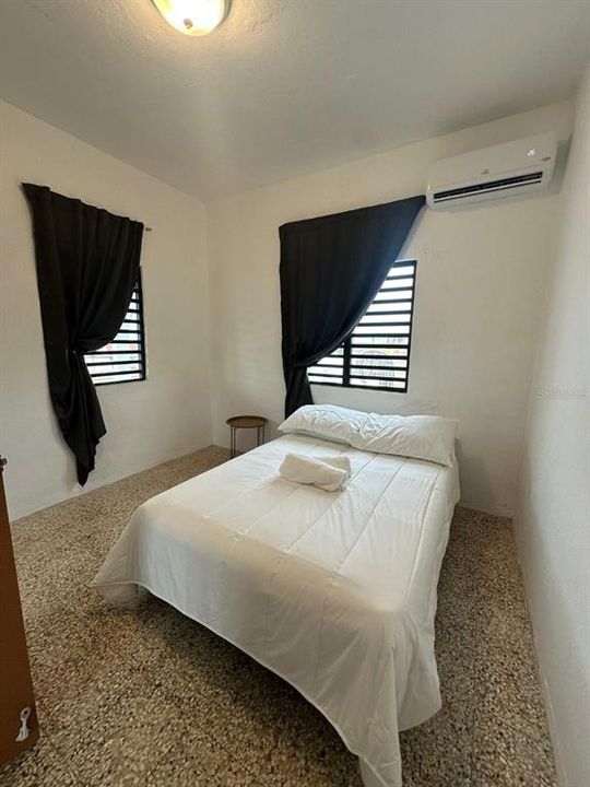 For Sale: $525,000 (8 beds, 5 baths, 2180 Square Feet)