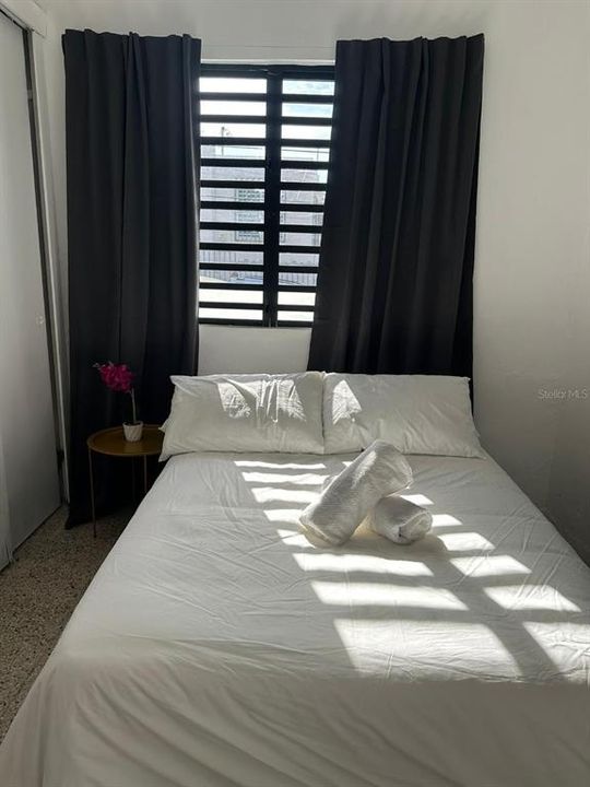 For Sale: $525,000 (8 beds, 5 baths, 2180 Square Feet)