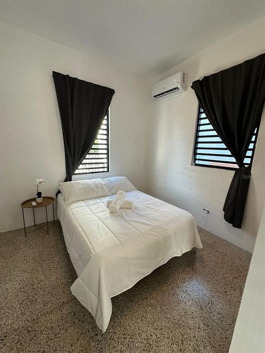 For Sale: $525,000 (8 beds, 5 baths, 2180 Square Feet)