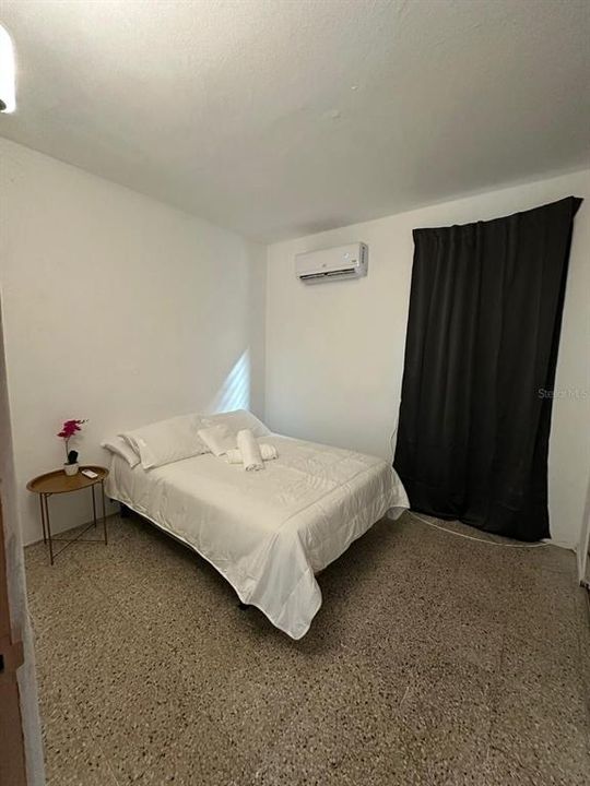 For Sale: $525,000 (8 beds, 5 baths, 2180 Square Feet)