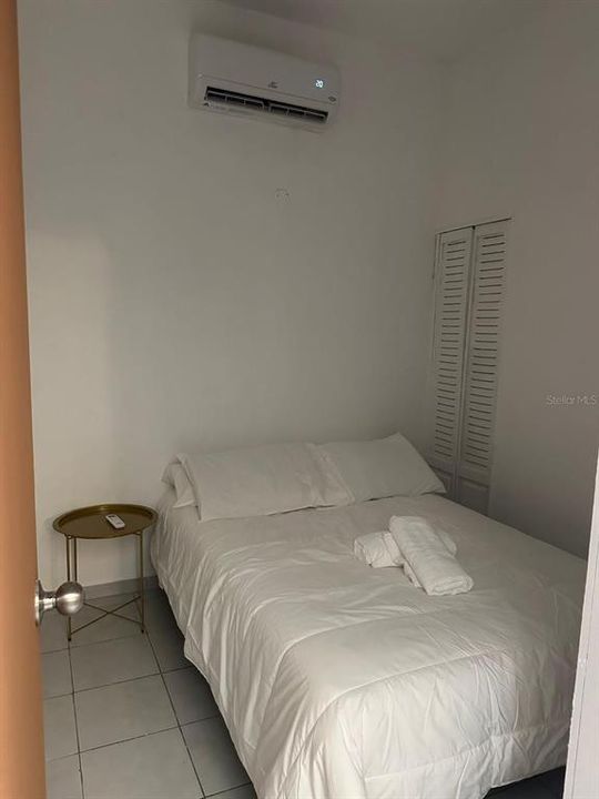 For Sale: $525,000 (8 beds, 5 baths, 2180 Square Feet)