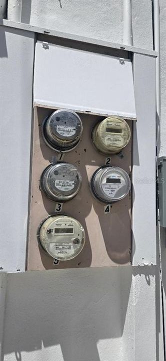 For Sale: $525,000 (8 beds, 5 baths, 2180 Square Feet)