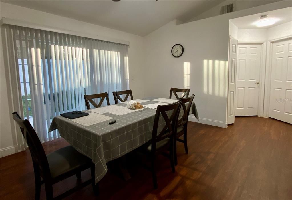 Active With Contract: $345,000 (3 beds, 2 baths, 1440 Square Feet)