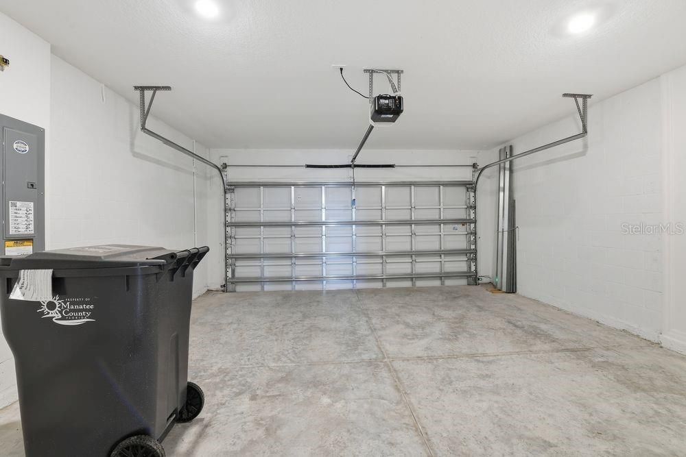 Active With Contract: $379,999 (5 beds, 3 baths, 2287 Square Feet)