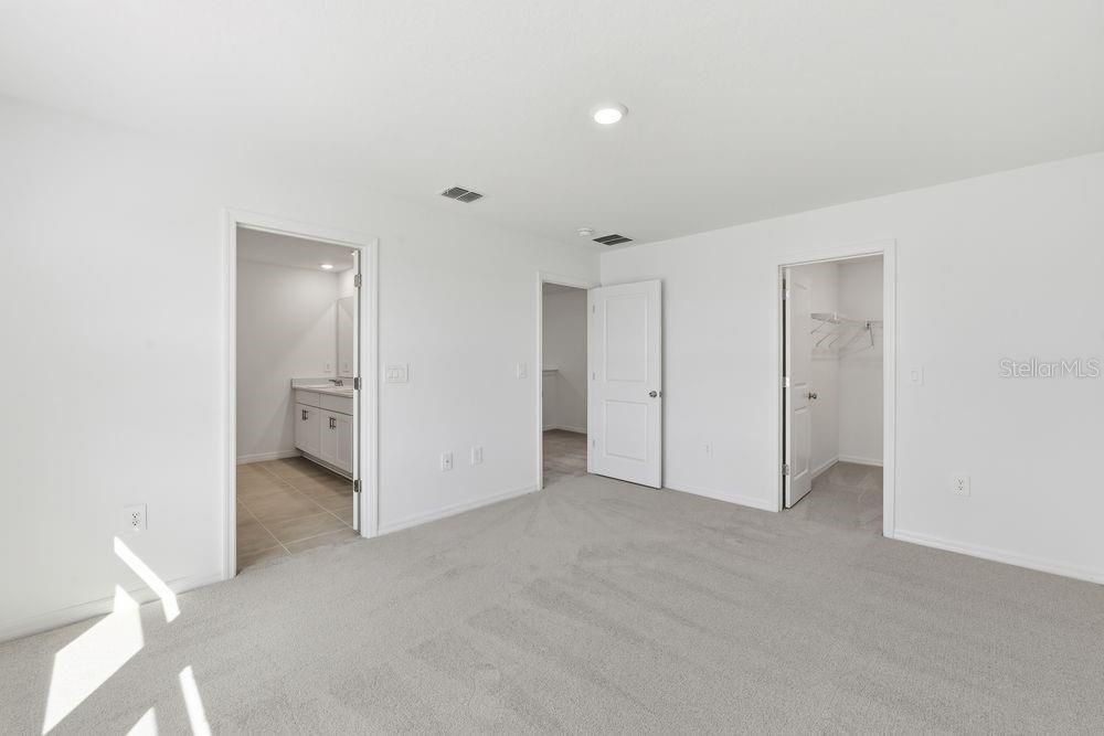 Active With Contract: $379,999 (5 beds, 3 baths, 2287 Square Feet)