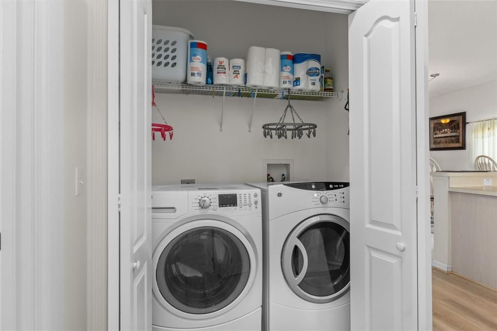 待售: $249,500 (2 贝兹, 2 浴室, 1746 平方英尺)