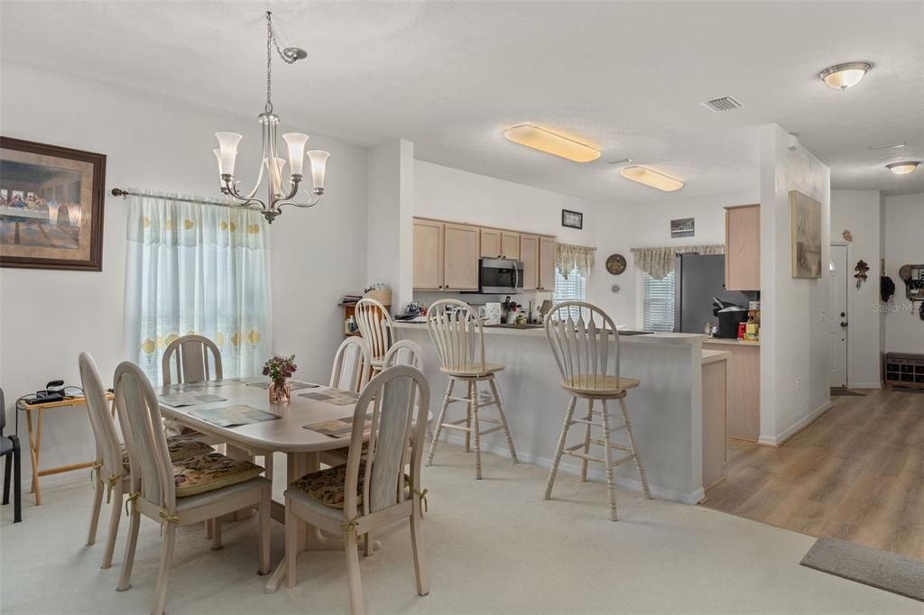 待售: $249,500 (2 贝兹, 2 浴室, 1746 平方英尺)