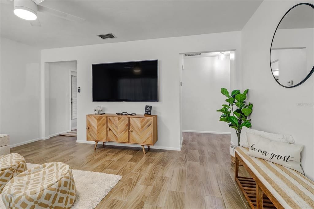 En Venta: $385,000 (3 camas, 2 baños, 1246 Pies cuadrados)