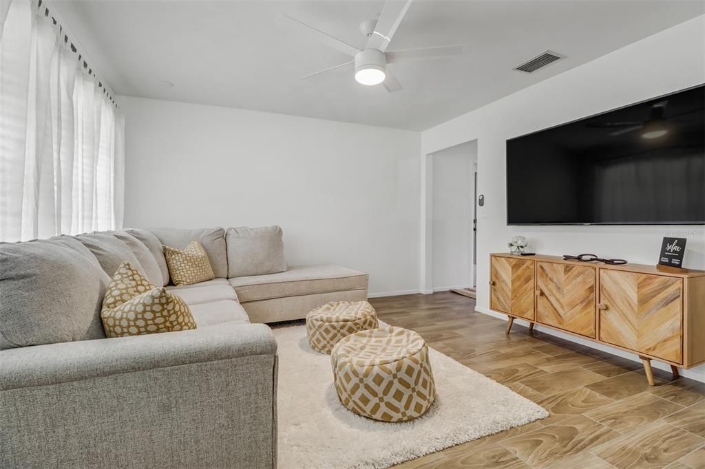 En Venta: $385,000 (3 camas, 2 baños, 1246 Pies cuadrados)